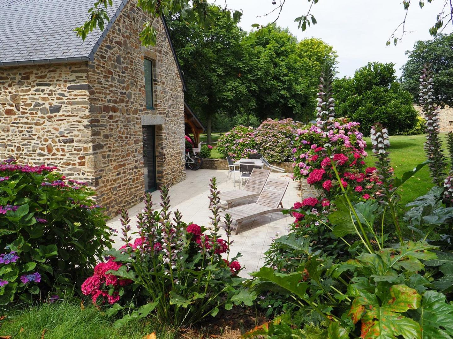 Les Hirondelles Villa Baguer-Pican Exterior photo